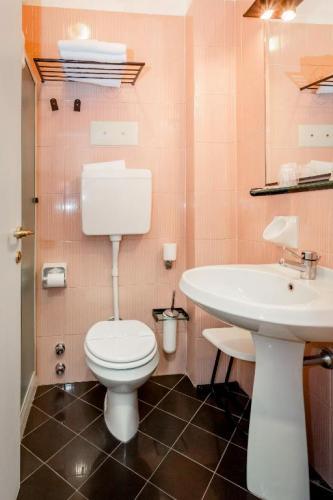 Hotel Rhi Porta Bologna Pieve di Cento Habitación foto