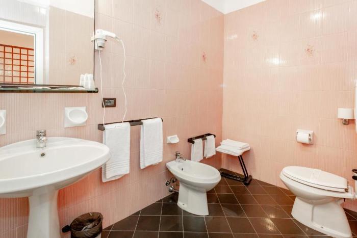 Hotel Rhi Porta Bologna Pieve di Cento Habitación foto