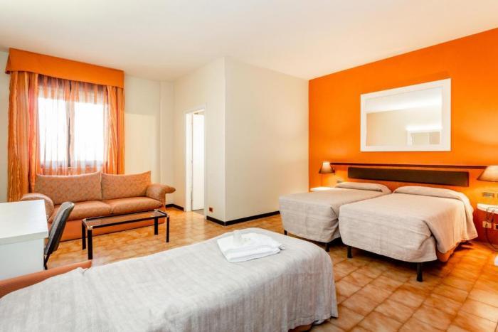 Hotel Rhi Porta Bologna Pieve di Cento Habitación foto