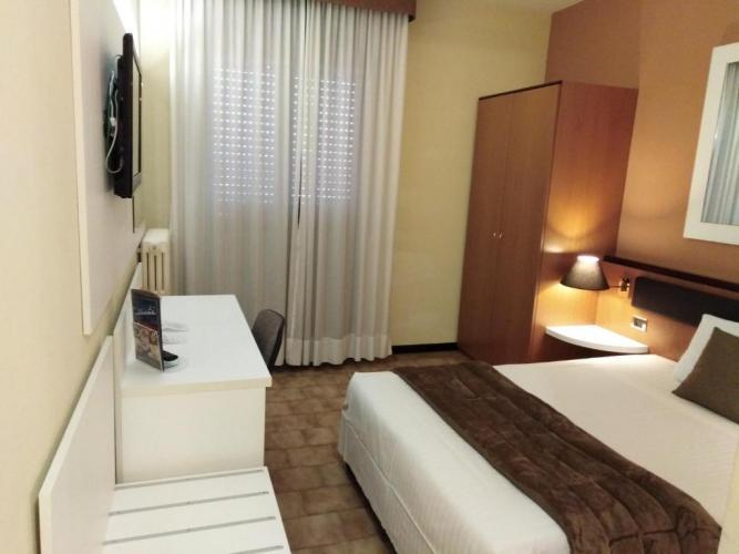 Hotel Rhi Porta Bologna Pieve di Cento Habitación foto